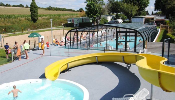 Piscine extérieure couverte chauffée terrain beach volley plein air tobogan espace aquatique à abbeville tollent camping